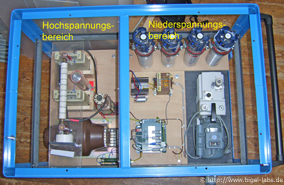 Versuchsaufbau mit Hochspannungsversorgung, Gasflaschen, Drehschieberpumpe
